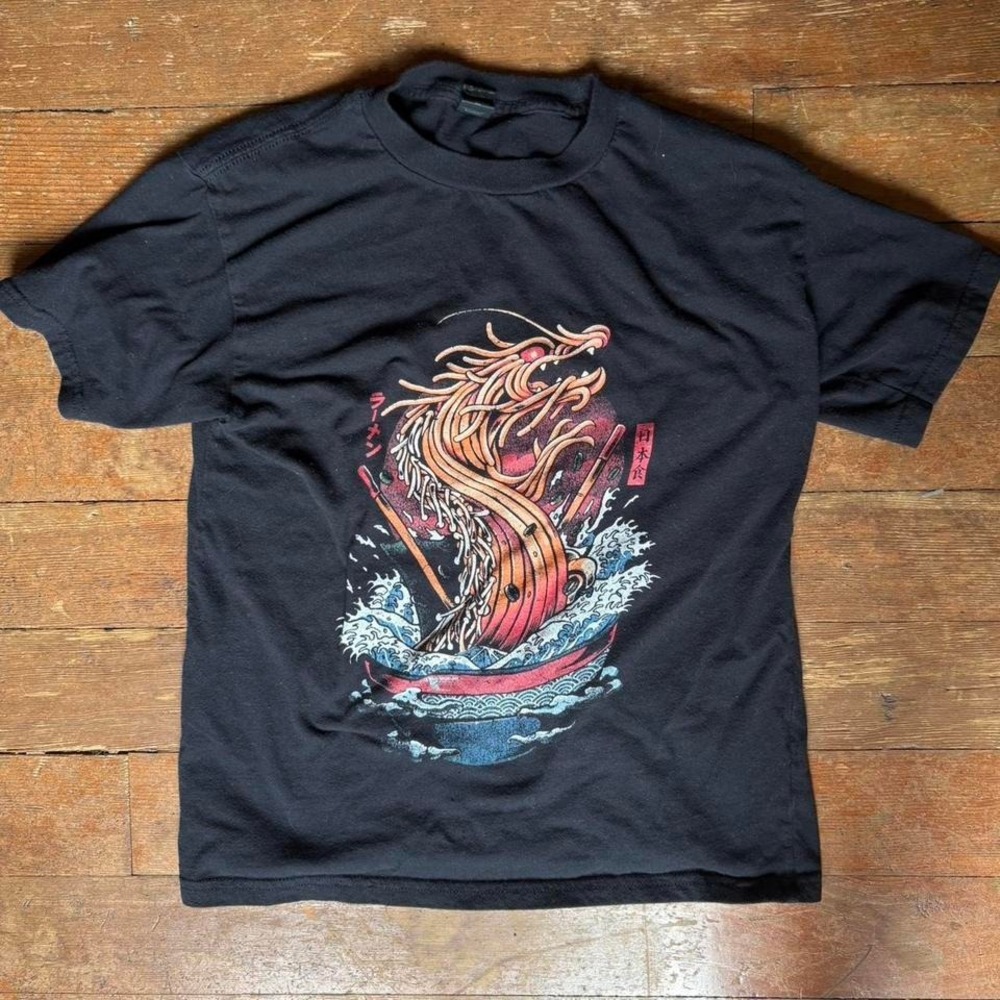Black‎ and red graphic tee with a bold dragon design